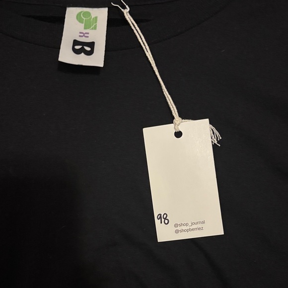 Black Short Sleeve Women's Top - Picture 3 of 3